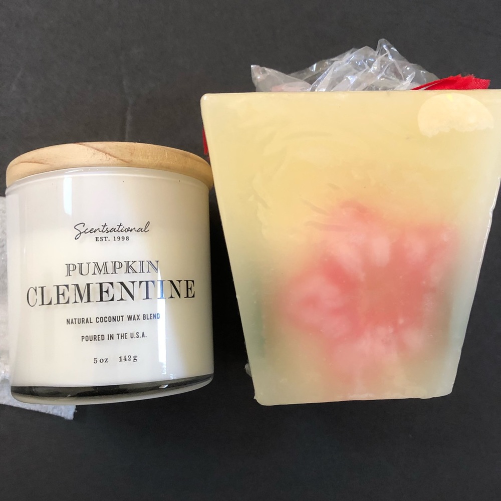 SCENTSATIONAL PUMPKIN CLEMETINE CANDLE 5 OUNCE PLUS BONUS GIFT CANDLE